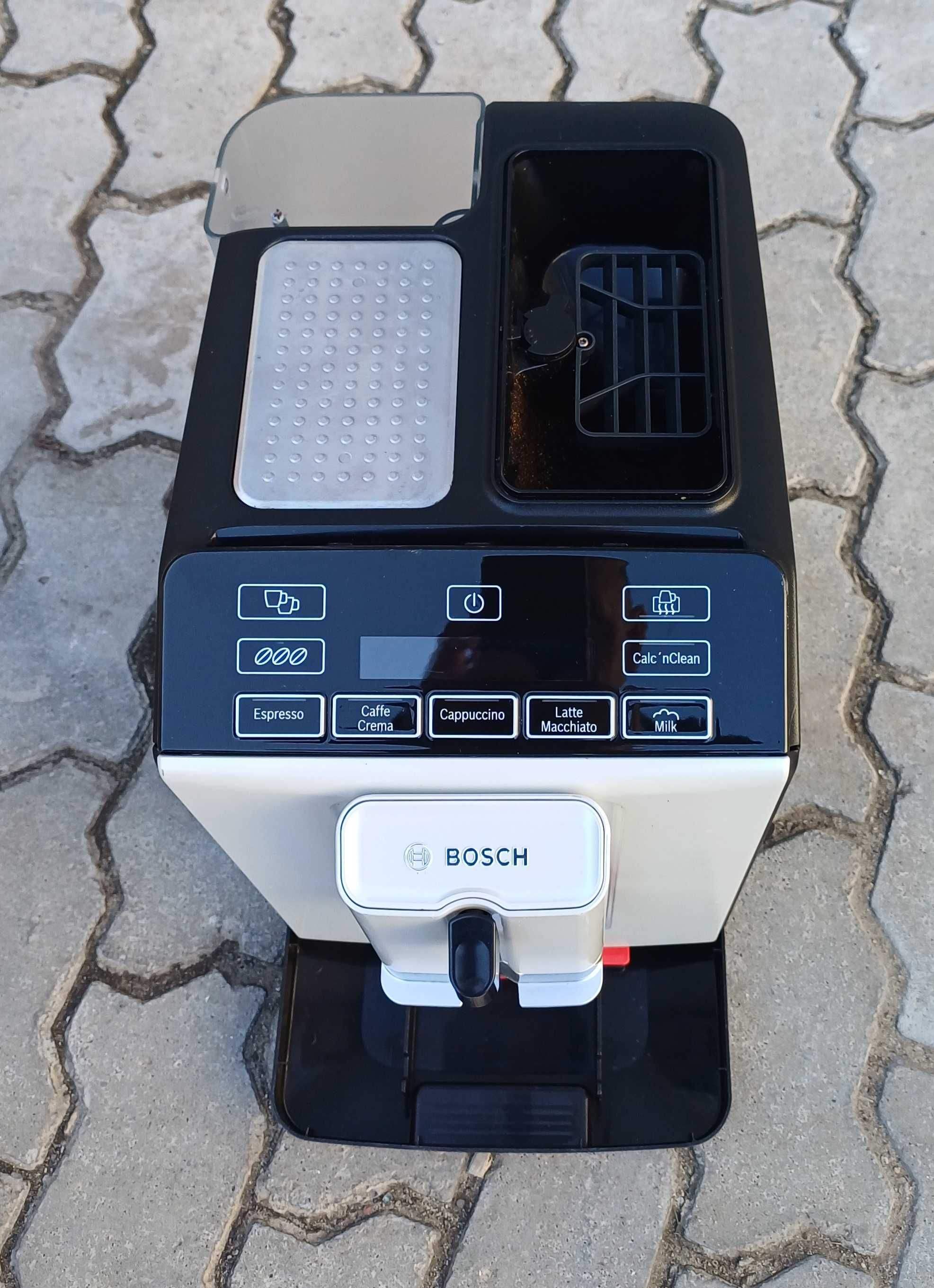 Кофемашина кофеварка Бош  Bosch VeroCup 300 TIS 30321 серебристый б/у