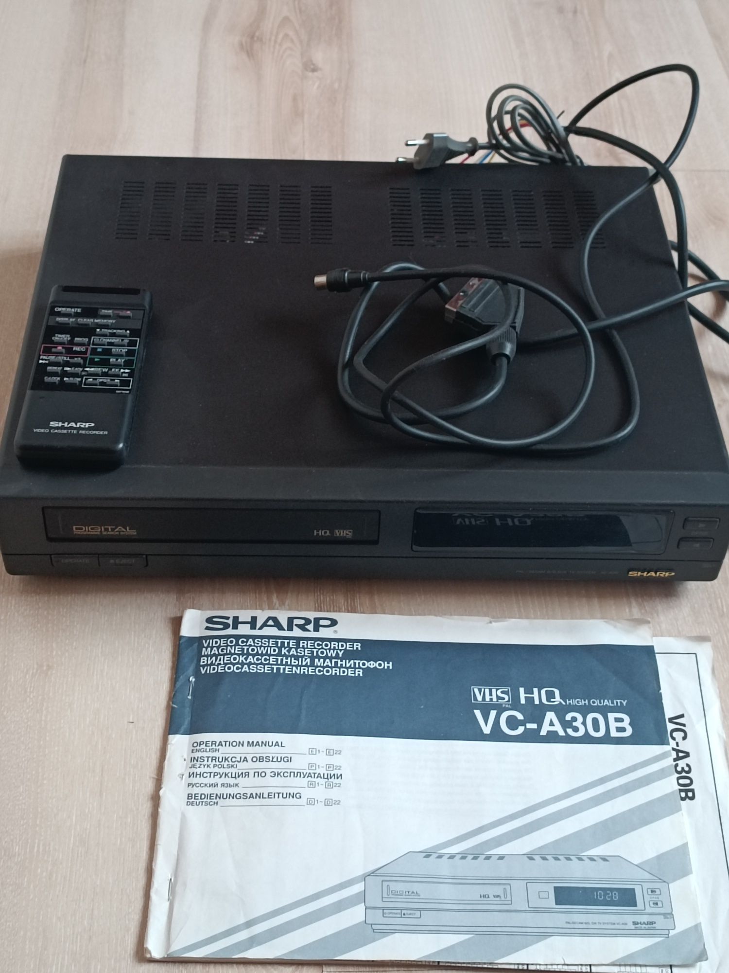Видеомагнитофон sharp VC-A30B видеокассеты.