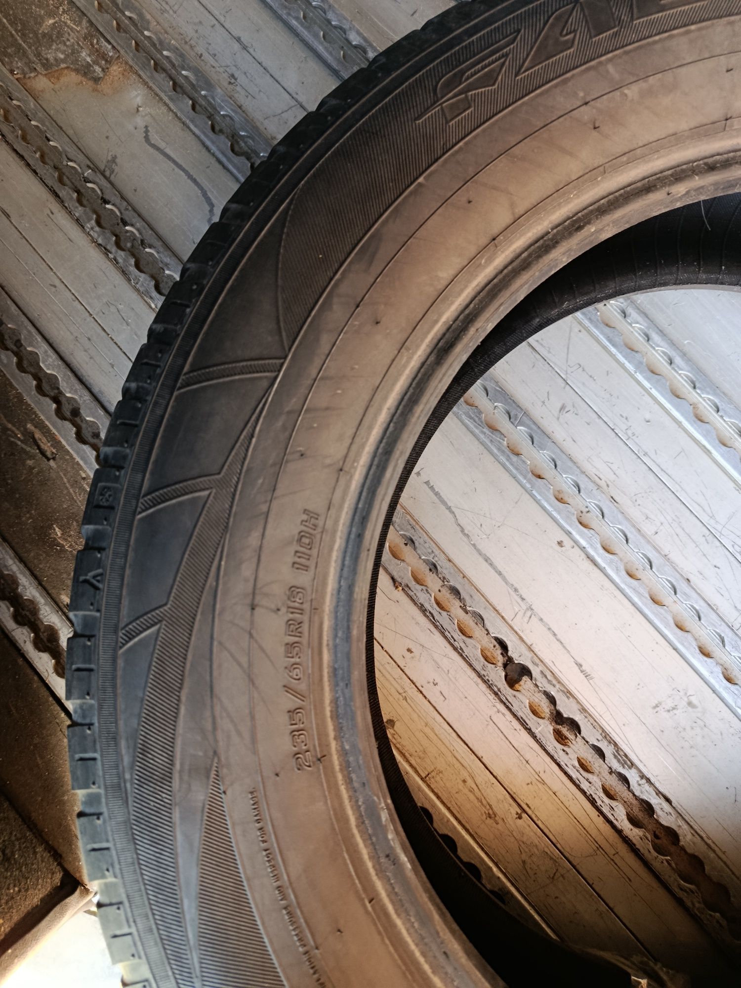 Шини  235/65 r18