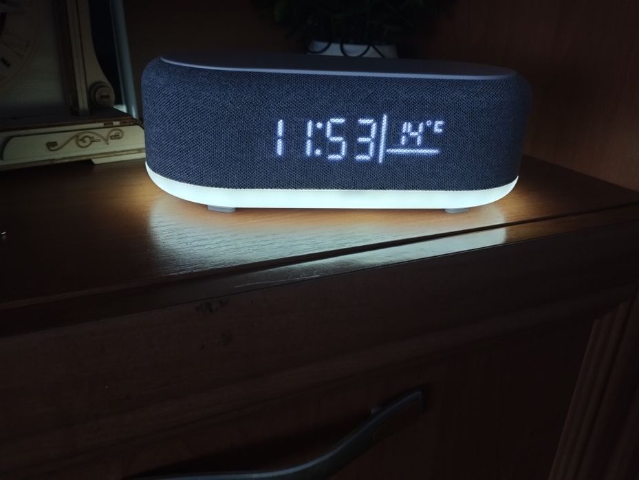 Urządzenie.wielofunkcyjne..Głośnik,zegarek,budzik,blutuche,ładowarka i