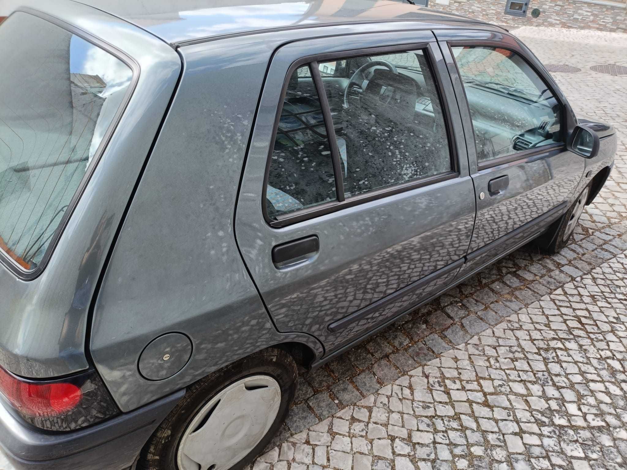 Vendo Renault Clio 1.2 de 1992.