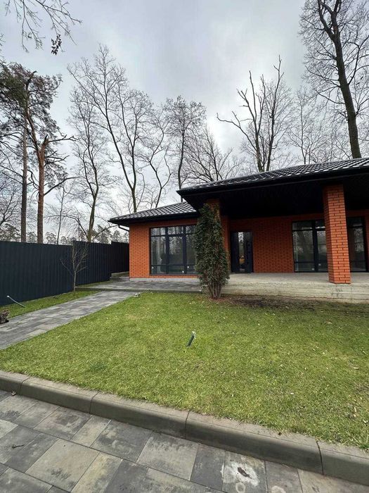 Будинок в лісовій Бучі з наповненням, поруч Бучанский міський парк