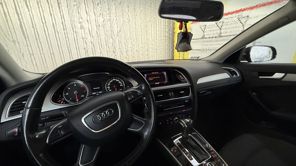Audi a4b8 2012 rok 2.0 TDi
