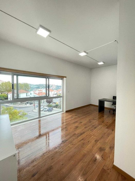 Sala para escritórios Odivelas aluga-se