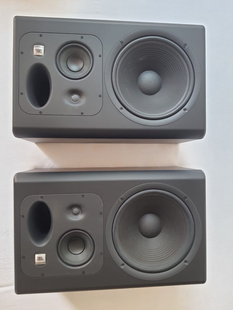 Kolumny JBL LSR 6332 uzywane bez kartonow