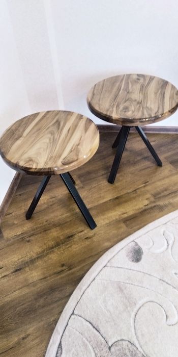 Журнальний столик.