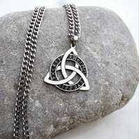 Fio Triquetra e Runas em aço inoxidável