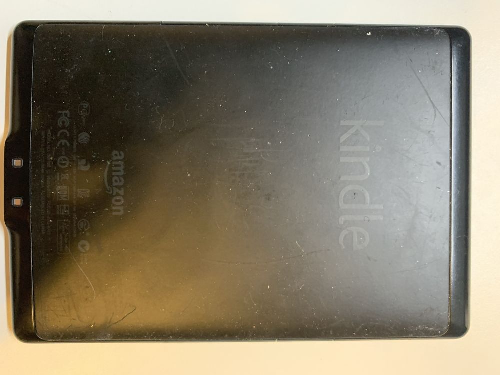 Kindle 4 Wi-Fi E-Reader 6” – sprawny, z reklamami