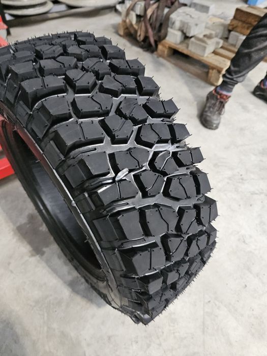 Opony Terenowe 265/70 R15 Yankee MT Wzór BfGoodrich Mud-Terrain KM3