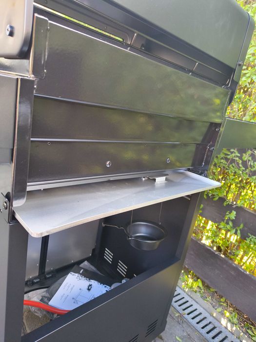 Solidny Grill gazowy z szybą miejscem na butle LANDMANN  BLACKCOOK 3+1