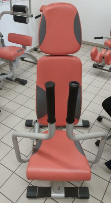 Siłownia rózne urzadzenia