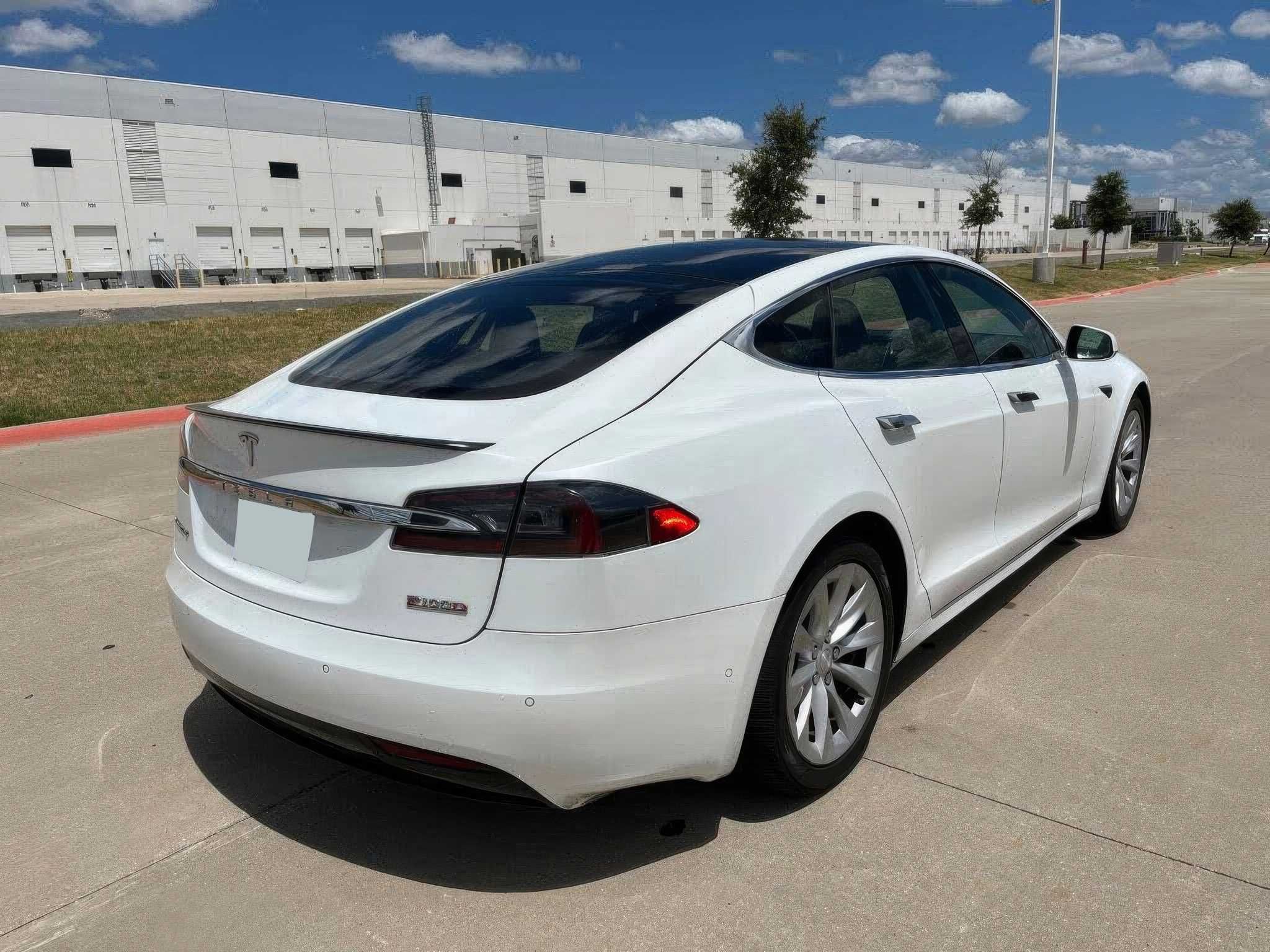 Tesla Model S P100D 2017
