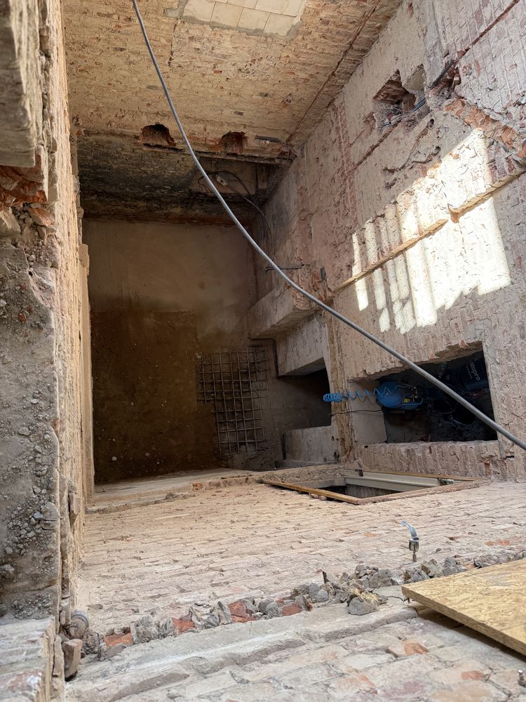 Ręczne wyburzenia • Kucie betonu i posadzek • Powiększanie otworów
