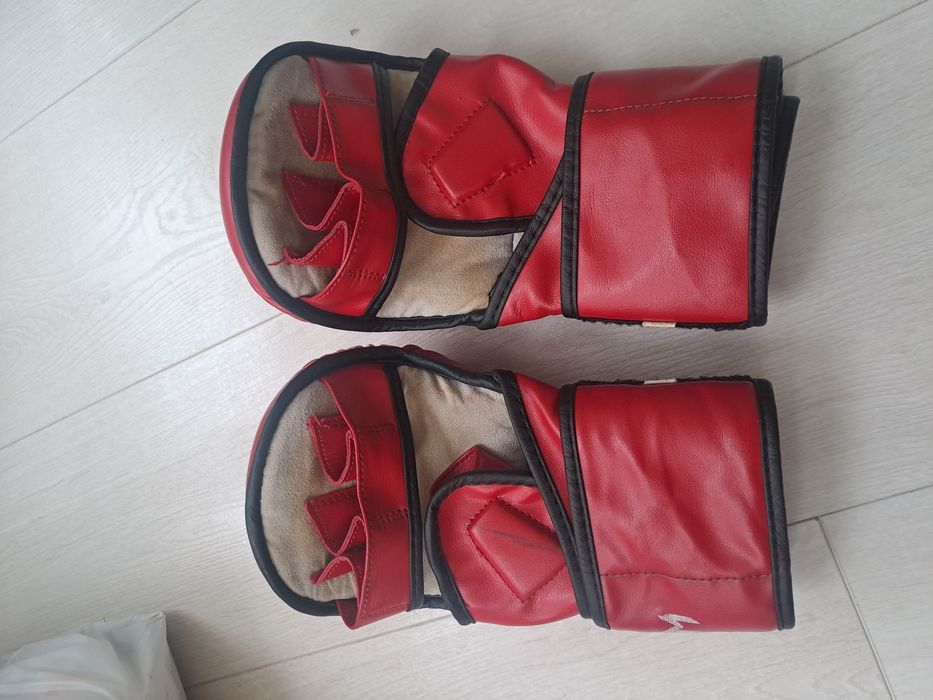 Перчатки для MMA Venum