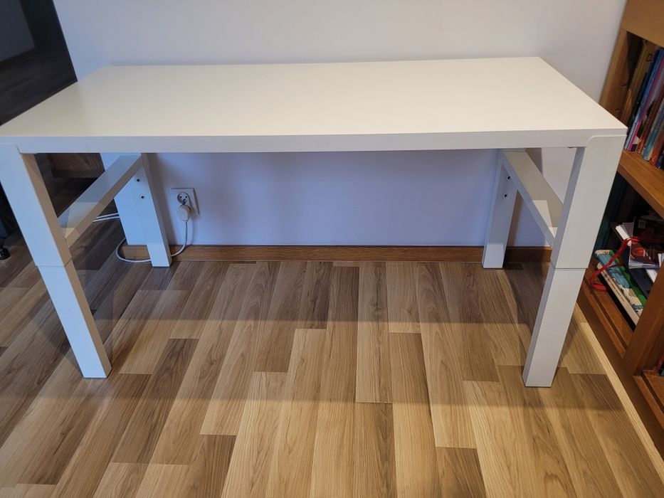 Biurko Ikea, regulowana wysokosc, stan bardzo dobry