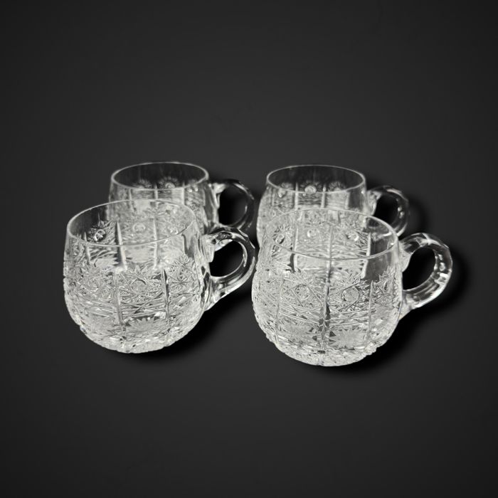 Zestaw kryształowych kubków filiżanek kwiatowym b51/10151