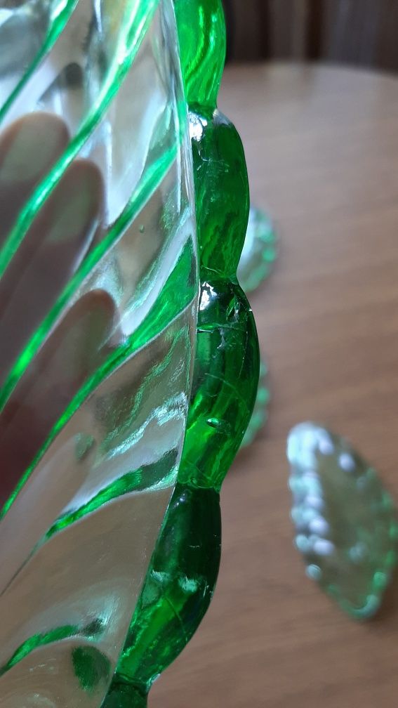 Ząbkowice półmiski,śledziówki w kolorze uranowej zieleni,kat.229/II.