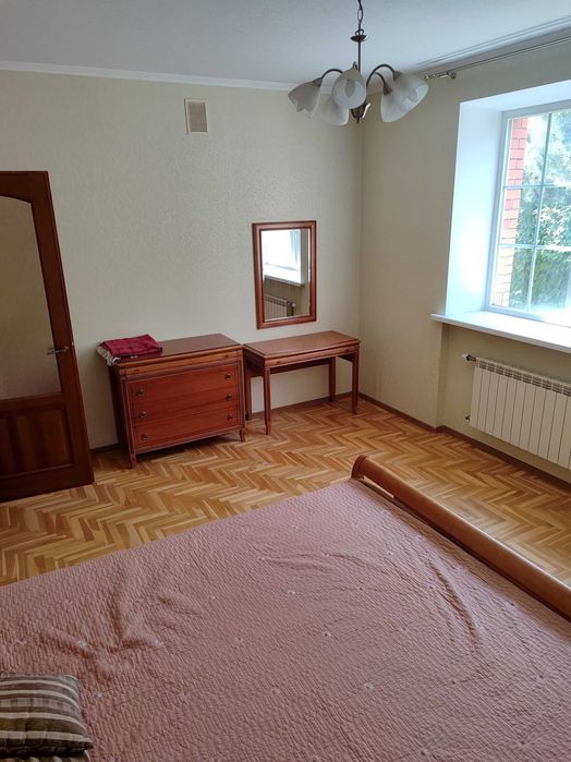 Без % оренда просторого будинку в с. Іванковичі, 360 м.кв.