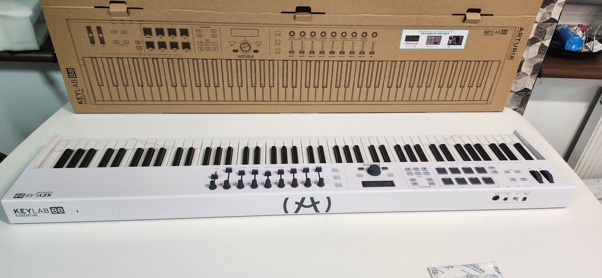 Міді- клавіатура Arturia Minilab MKII