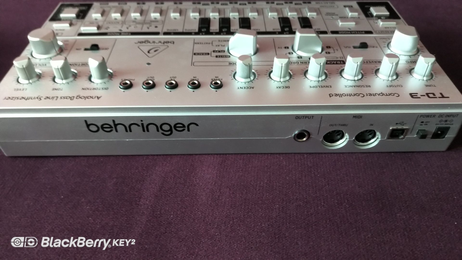 Behringer TD-3 SR Syntezator analogowy kopia Rolanda 303 + gratis