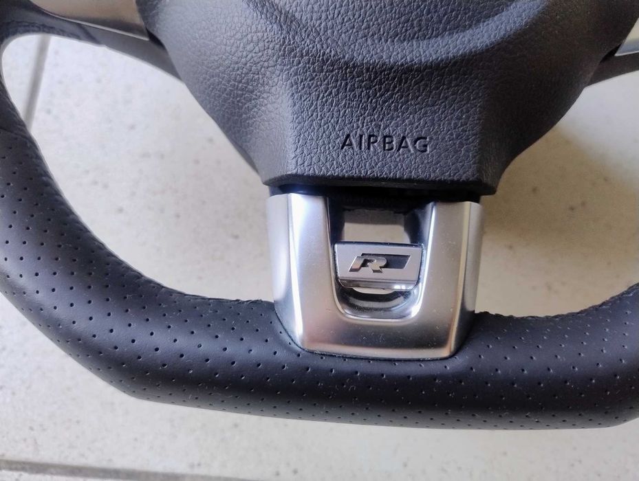 Kierownica R-Line Nowa Czarna Skóra   VW golf Scirocco Polo 6R