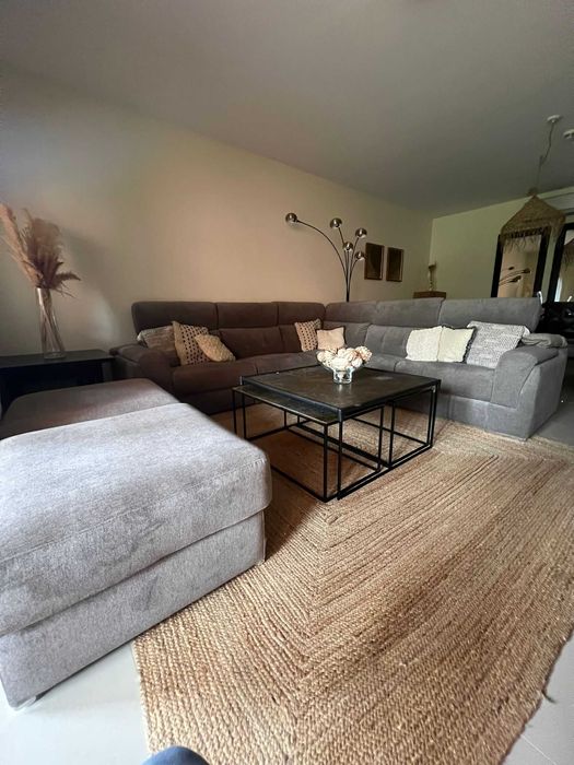 Sofá Seccional Cinzento JOM + 2 Puffs