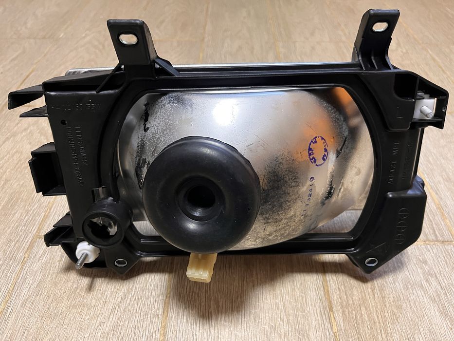 Продам фару на WV T-4