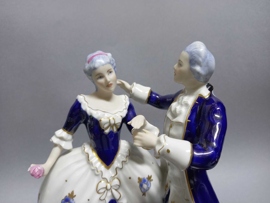 Dworska para w tańcu, figurka Royal Dux