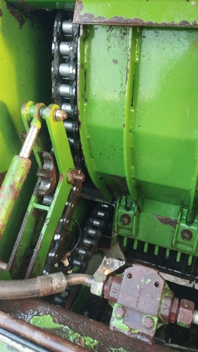 Przyczepa samozbierająca