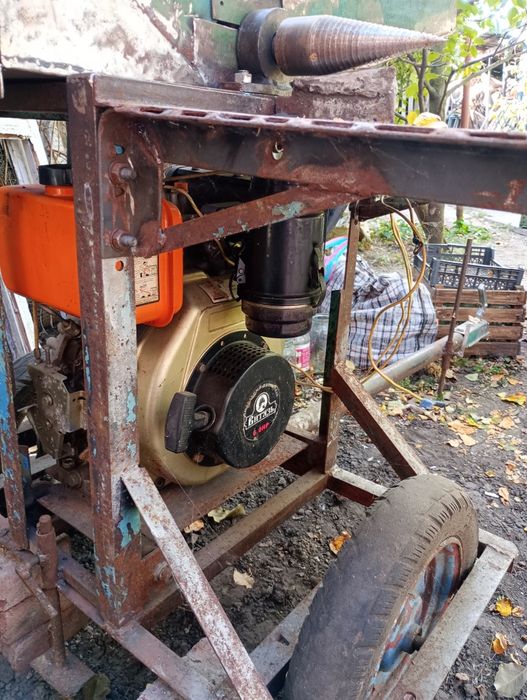 Станок подрібнювач