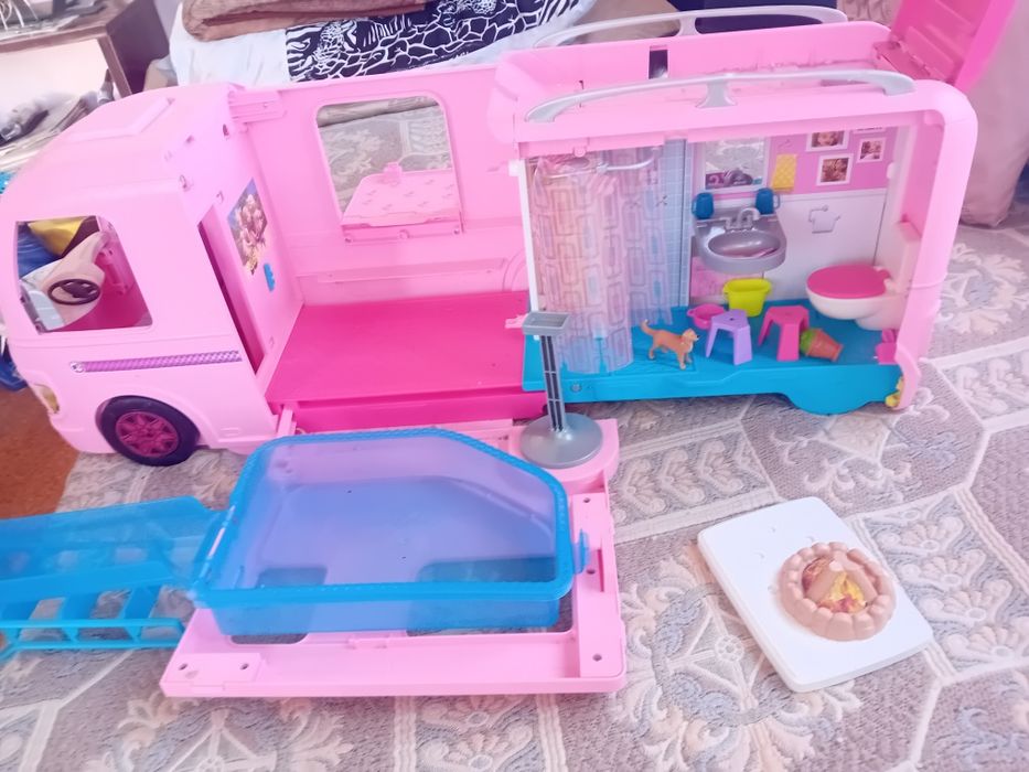 Kamper Barbie bardzo duży Full z basenem