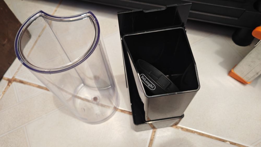 Vendo 2 máquinas Nespresso.