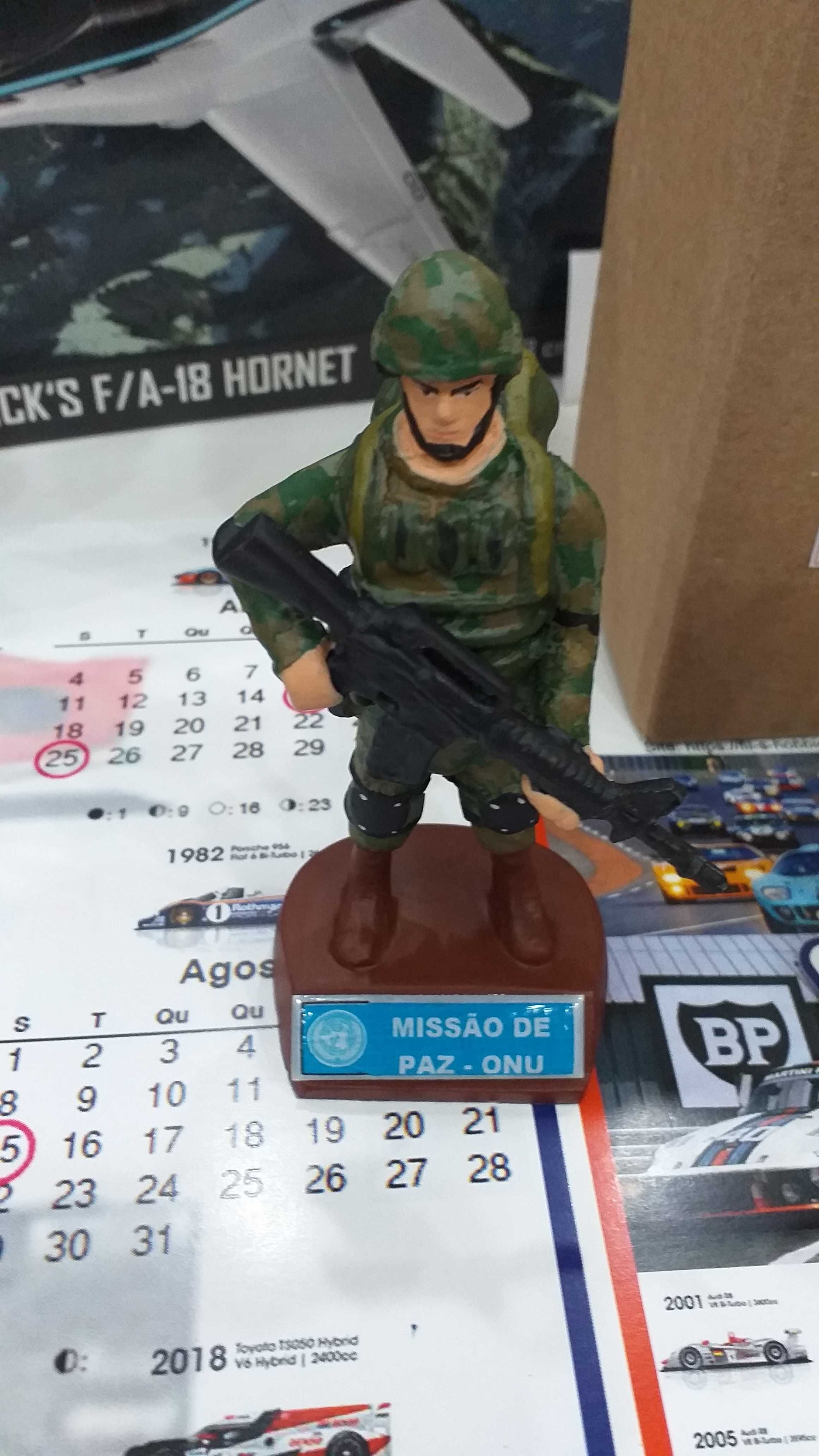 Figura 1:16 de soldado do Exército português ou PSP novas