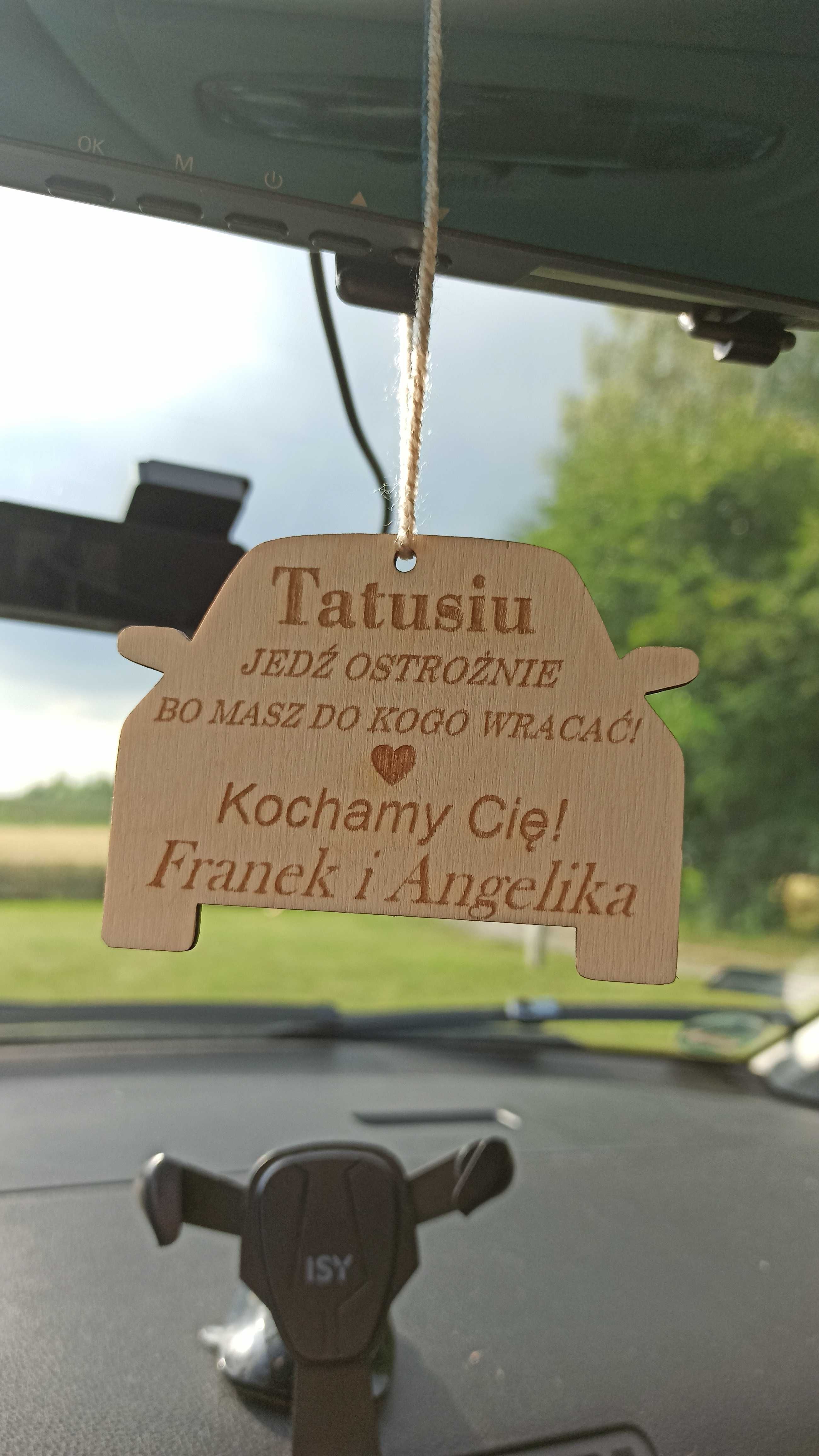Drewniana Dwustronna Zawieszka do Auta - Prezent z grawerem