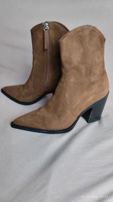 Козаки Zara натуральный замш 37.р