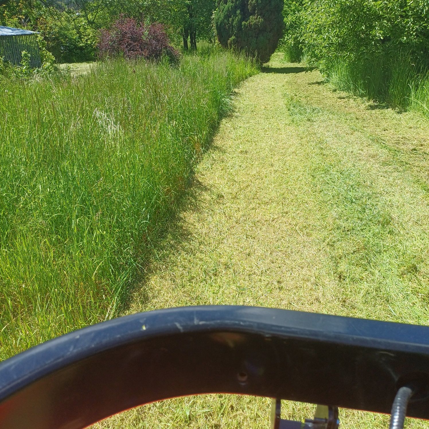 Koszenie traw zarośli farm fotowoltaicznych mulczer Faktura