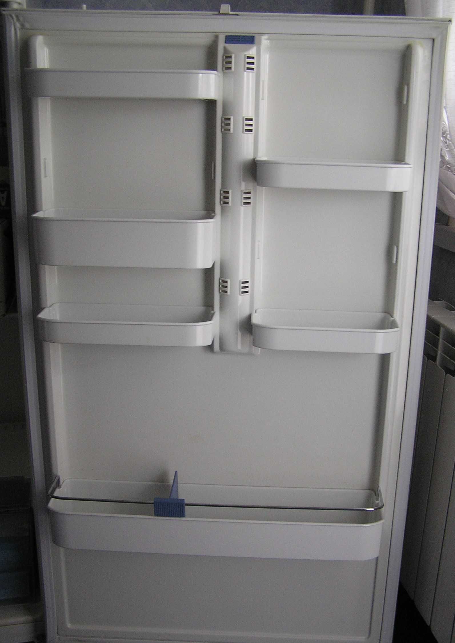 холодильник Bosch KSU40620 під розбирання