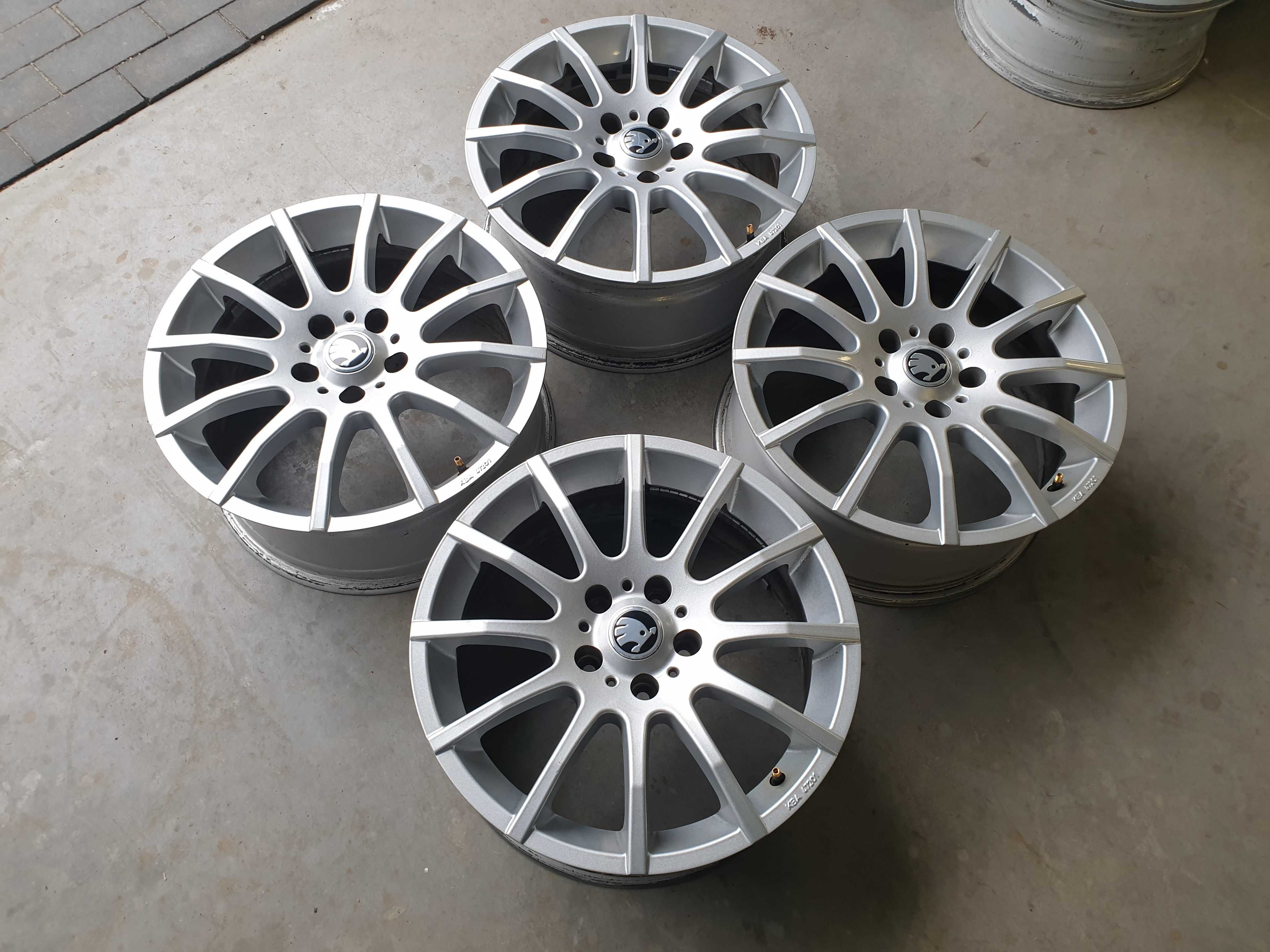Alufelgi 17" Skoda Octavia II FL III IV VRS SuperB Karoq Scout 5x112