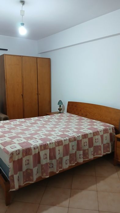Quarto disponível para arrendar