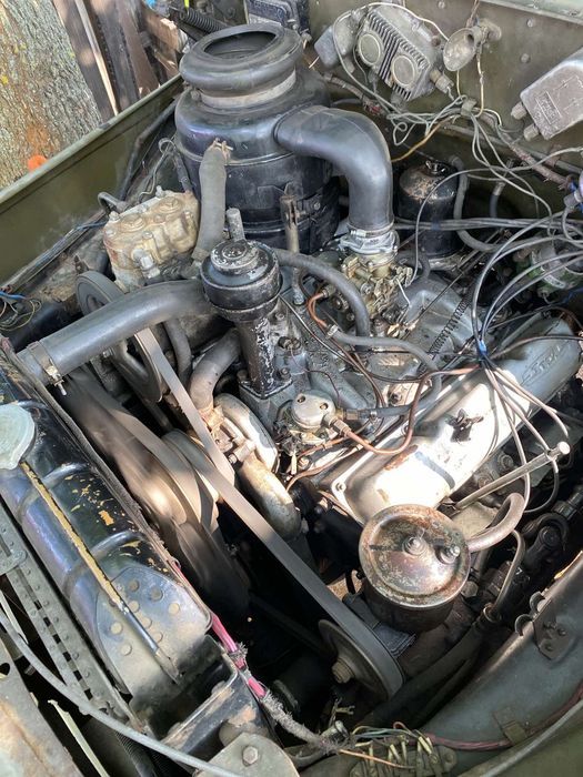 Зил 131  бензиновий двигун