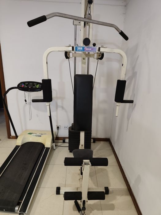 Máquina pesos , ginásio