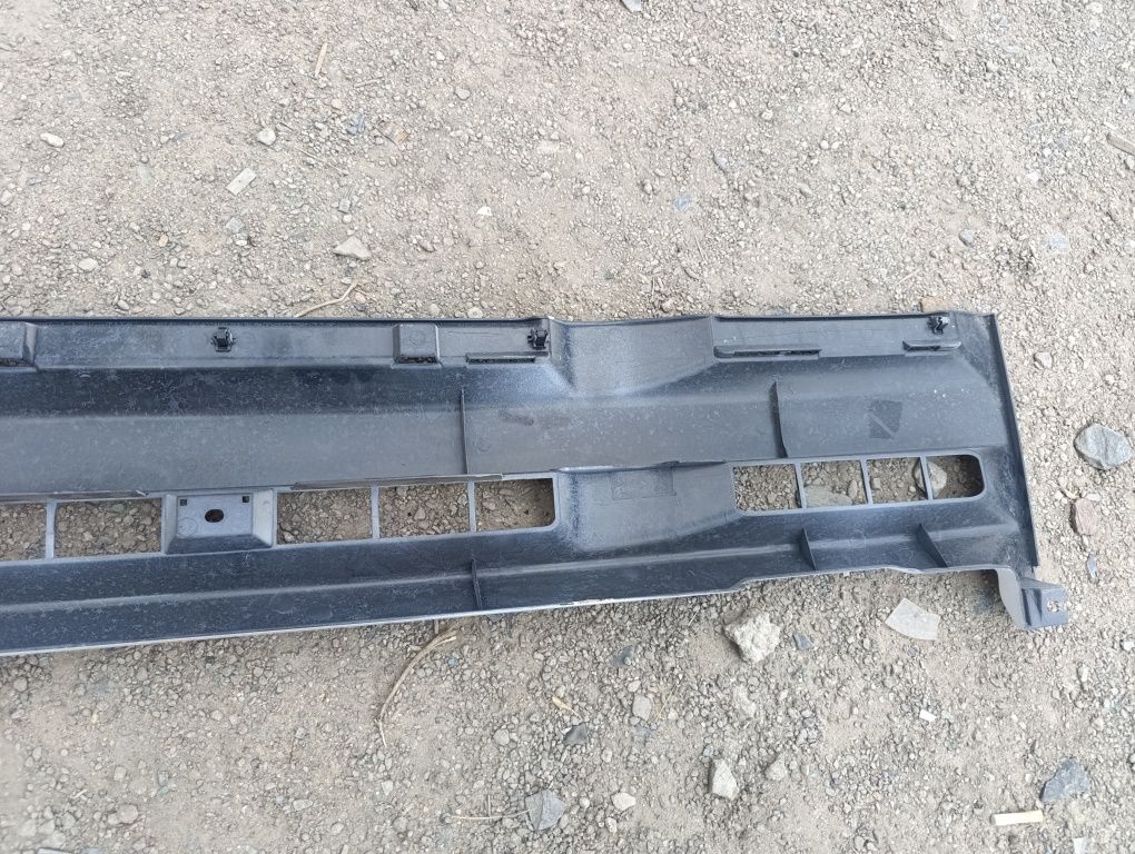 Решетка радиатора ISUZU NPR 75 NQR 90 NLR 700P Новая Деф