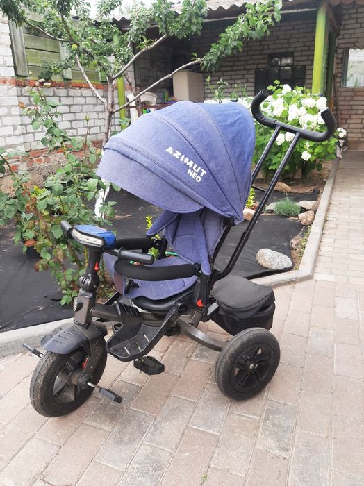 Продам детский трехколесный велосипед Azimut Neo.