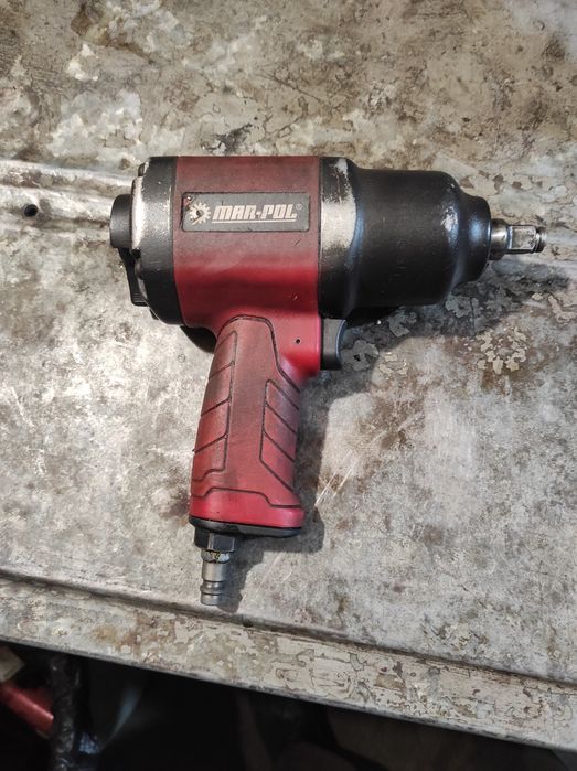 Гайковерт пневматичний ударний