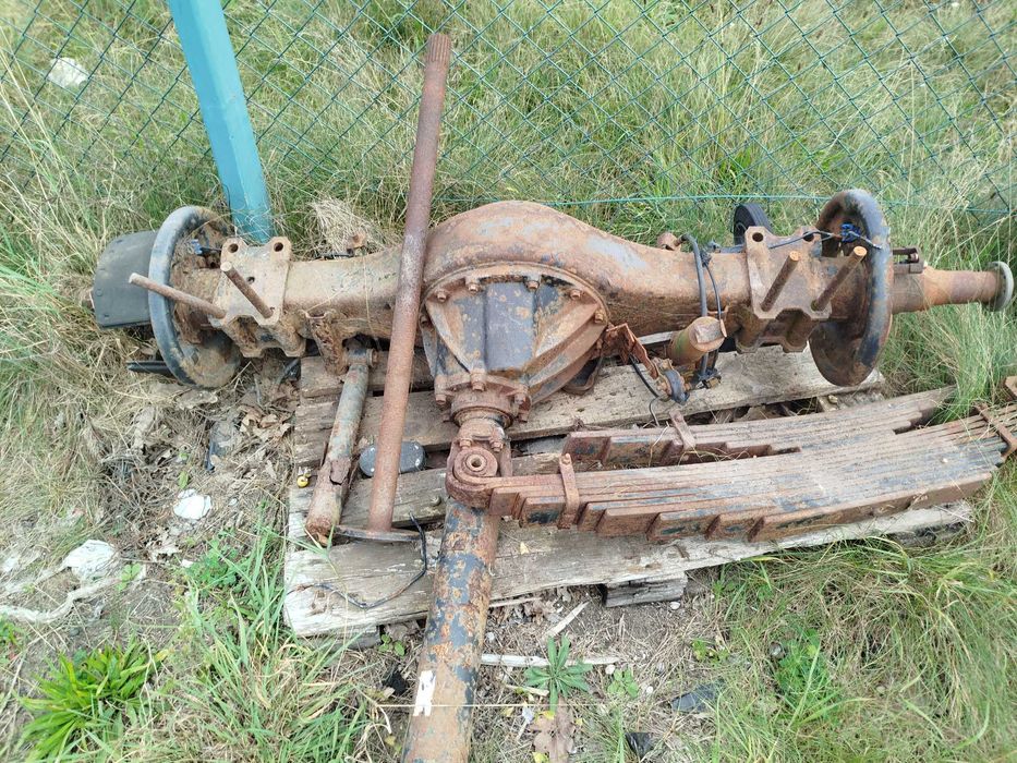 Tylni most Isuzu NQR