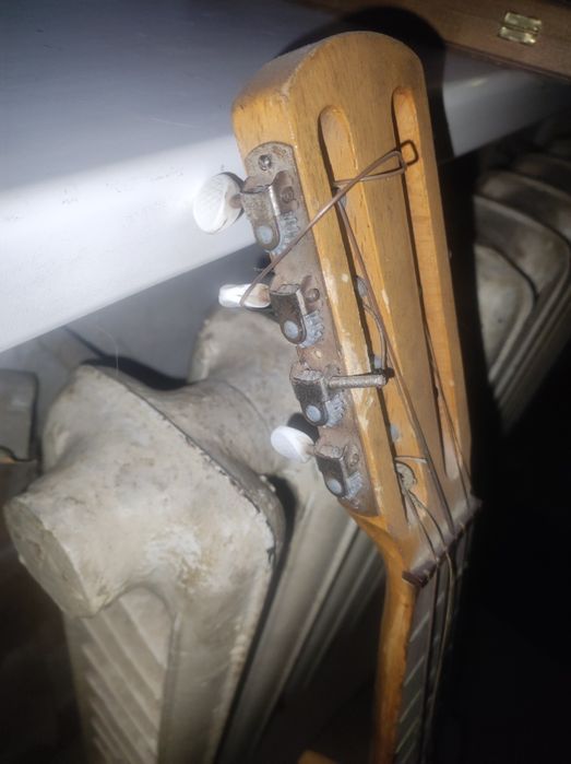 Продам..гитару..