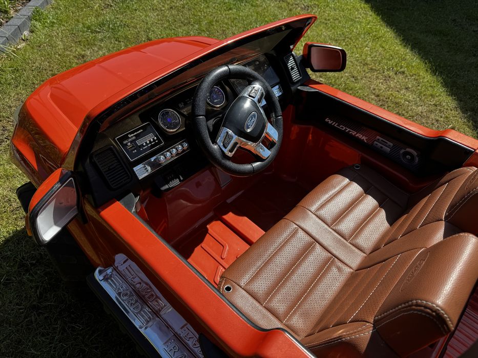 Samochod na akumulator Ford 4x4