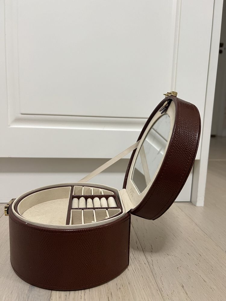 Kuferek na bizuterie Apart