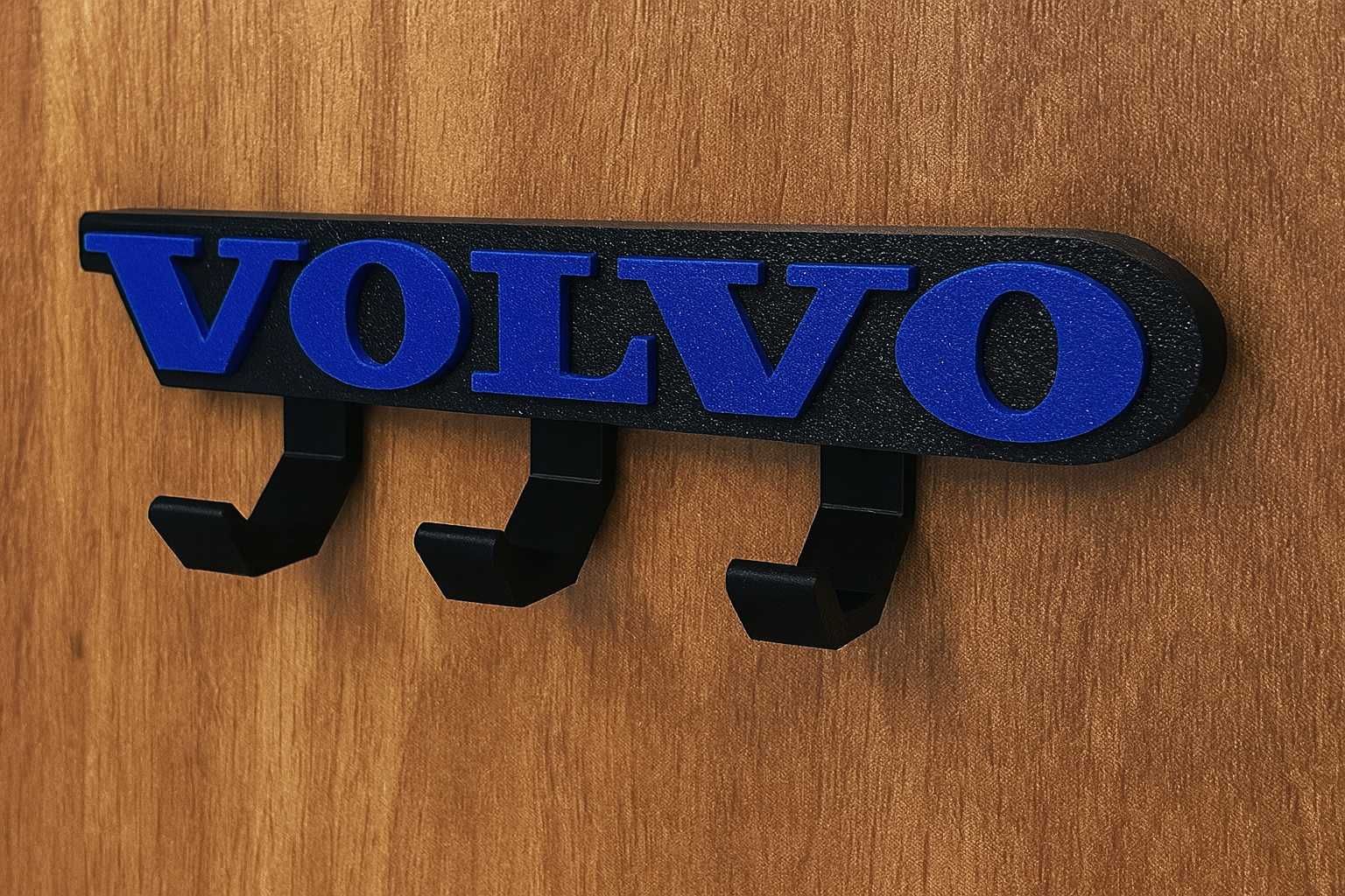 Wieszak / Uchwyt z napisem Volvo – 3 haki, druk 3D