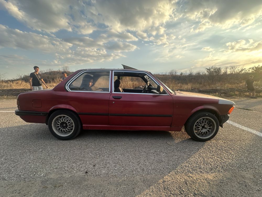 Продам БМВ 3,м20б20